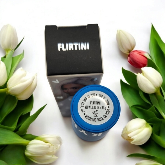 NIB Kylie Jenner "Flirtini Matte" Lipstick - Picture 3 of 8